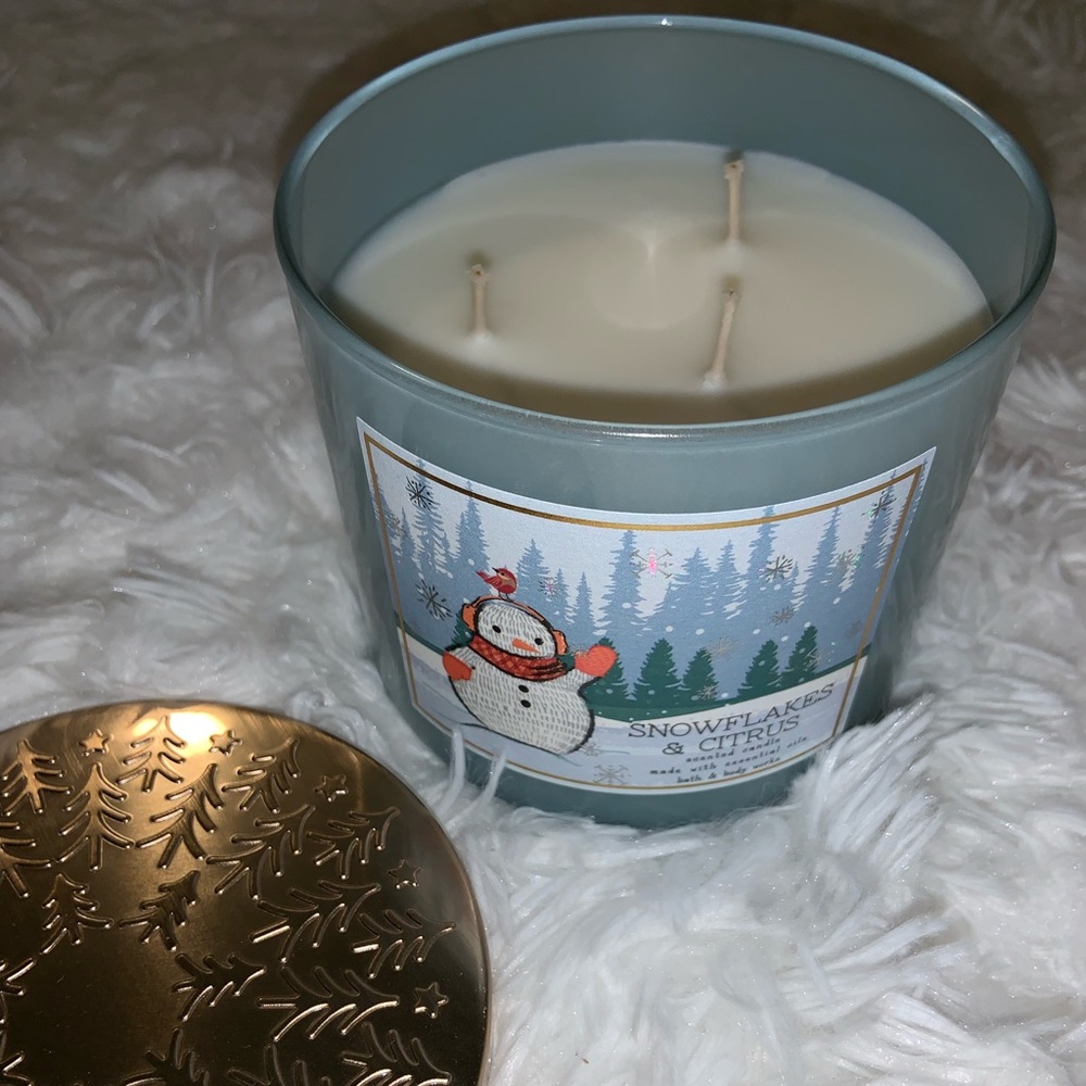 Snowflakes & citrus ❄️ 3wick candle - Picture 3 of 3